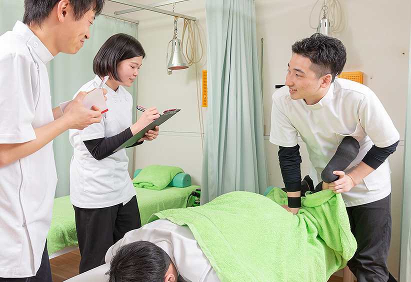 朝宏 あさひろはりきゅう整骨院 新宿院の正社員 柔道整復師 接骨院・整骨院求人イメージ