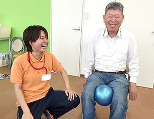 正社員 相談員 介護施設求人イメージ