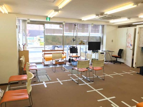 正社員 機能訓練指導員 介護施設求人イメージ